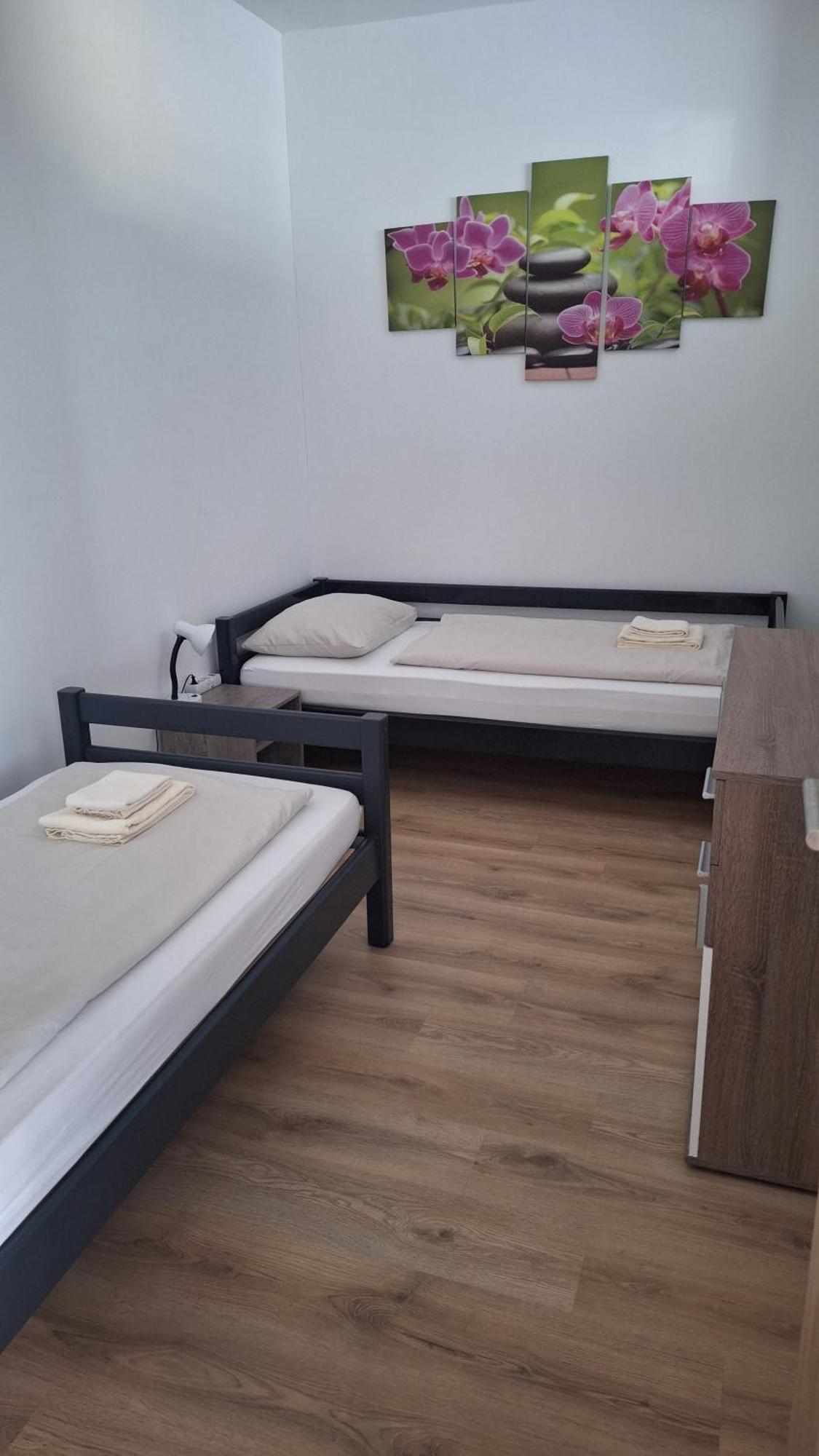 Pension Haus Nova Винер-Нойштадт Экстерьер фото
