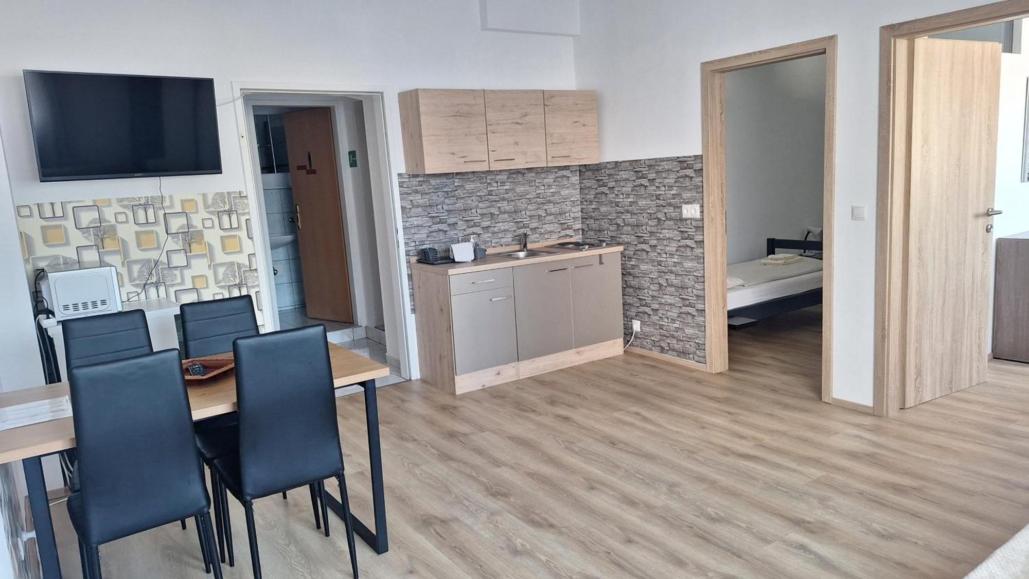Pension Haus Nova Винер-Нойштадт Экстерьер фото