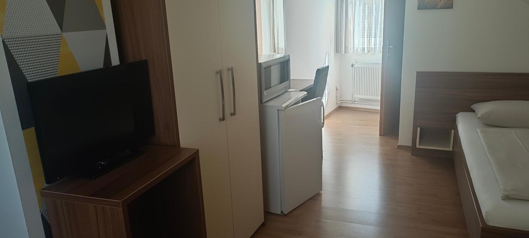 Pension Haus Nova Винер-Нойштадт Экстерьер фото